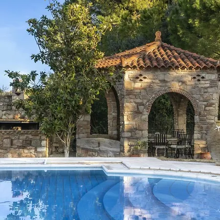Beachfront House With Private Pool Willa *