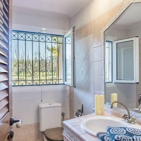 Willa Beachfront House With Private Pool *