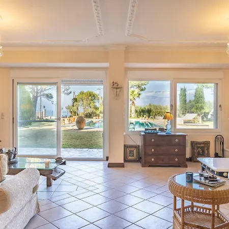 Beachfront House With Private Pool Loukissia